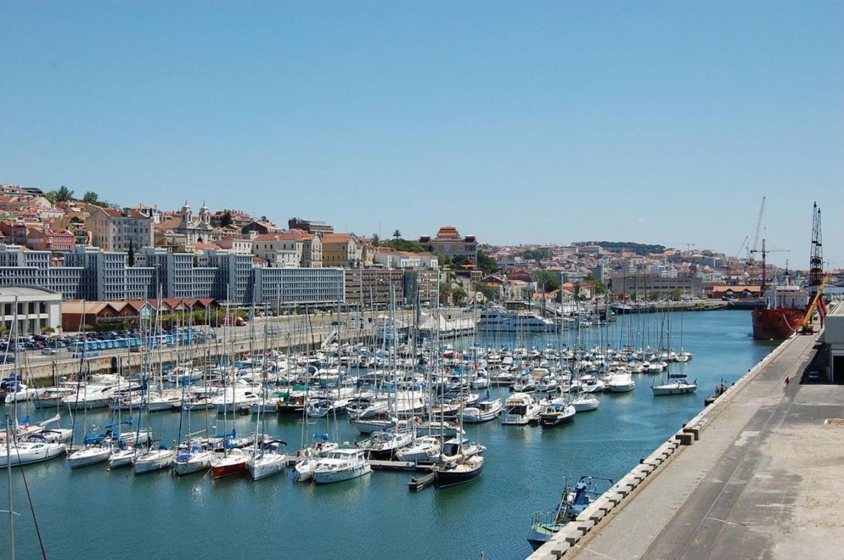 Be Local - Sleep Aboard The Santa Maria Sailing Boat In Lisbon 아파트 외부 사진